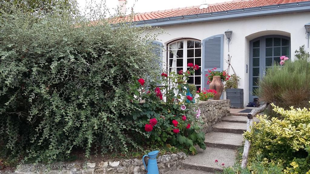 Maison D'Hotes Le Lavoir Fontaines  Exterior foto