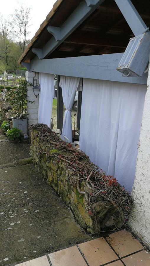 Maison D'Hotes Le Lavoir Fontaines  Exterior foto