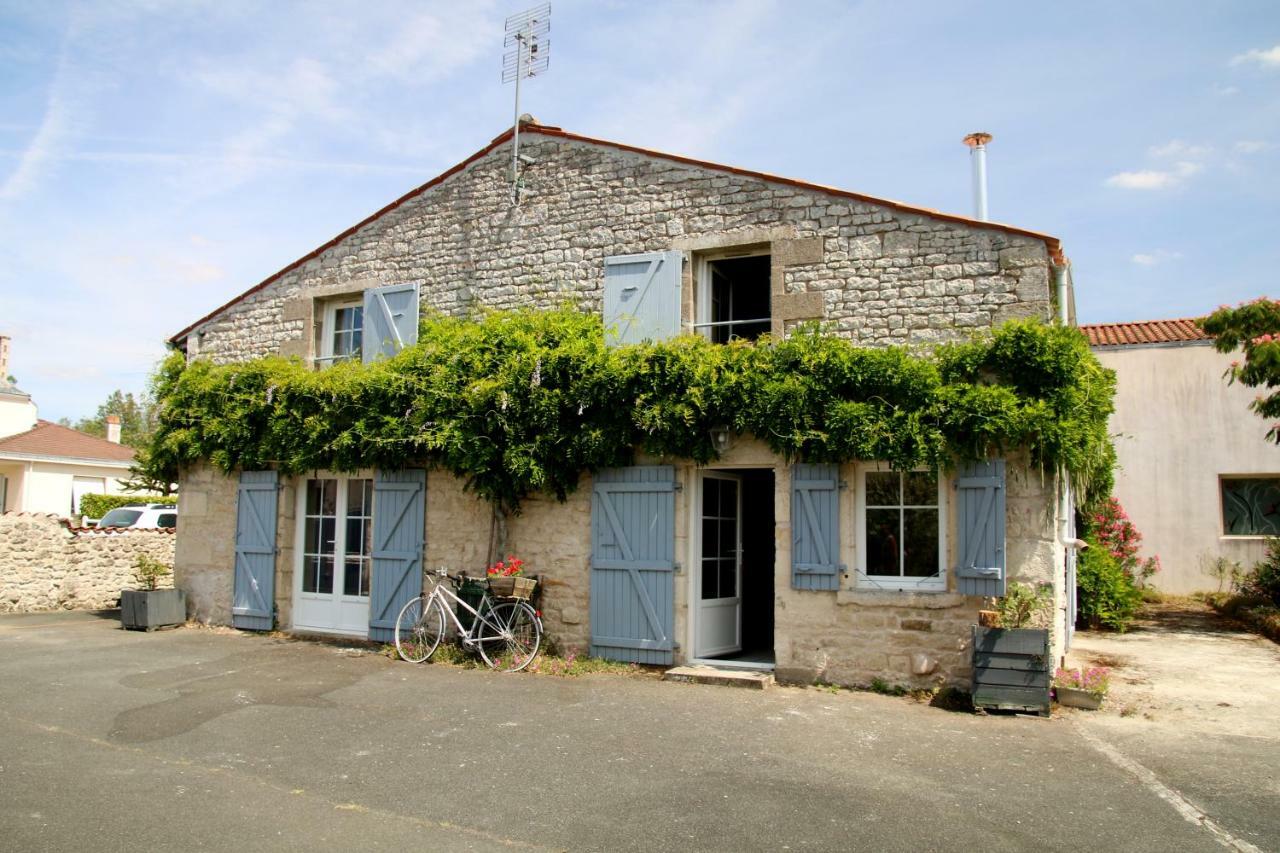 Maison D'Hotes Le Lavoir Fontaines  Exterior foto