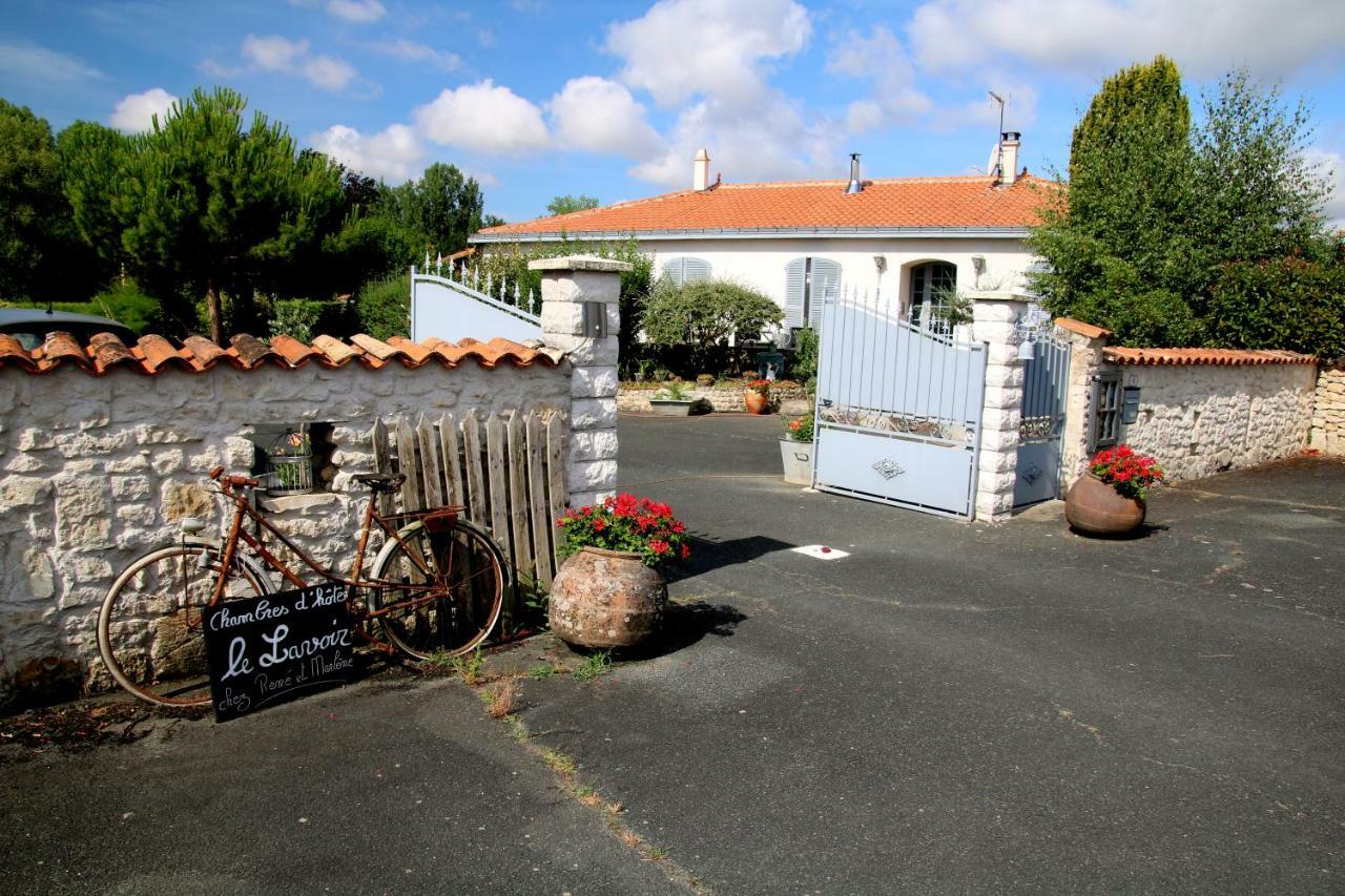 Maison D'Hotes Le Lavoir Fontaines  Exterior foto