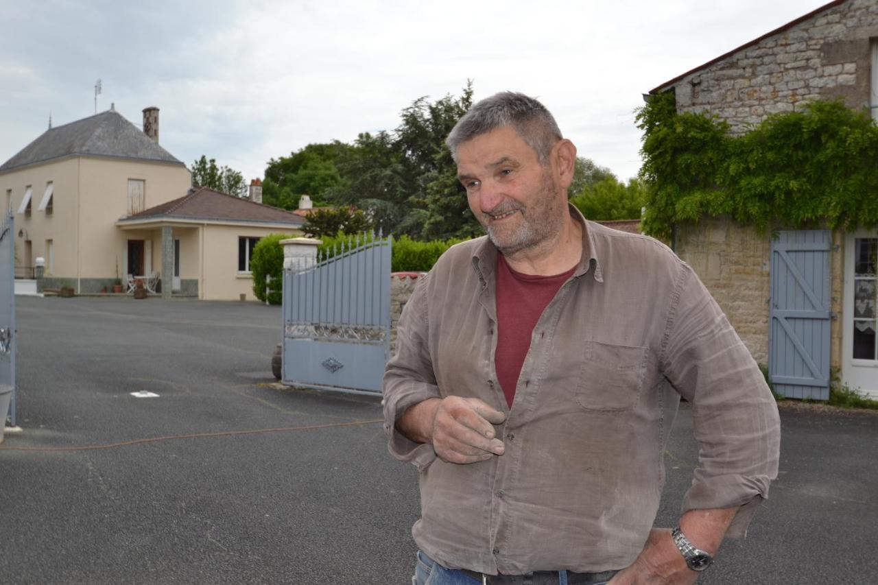 Maison D'Hotes Le Lavoir Fontaines  Exterior foto